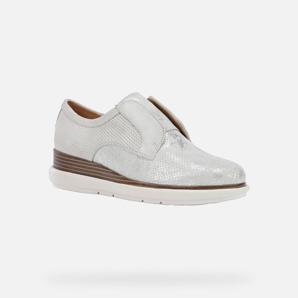 Slip On Geox Senhora Branco/Prateadas - Samuela - KSHVN9670